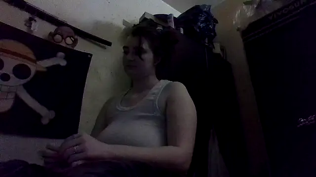 Snapshot of Snowbunnycake_131 chatting on 12-31-24, 08:37 Snowbunnycake 131 online show from 12-31-24, 08:37