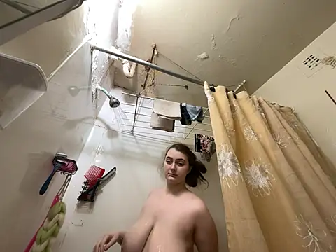 Snowbunnycake 131 online show from 01-06-26, 03:38