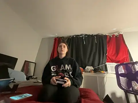 Snowbunnycake 131 online show from 04-28-26, 02:33