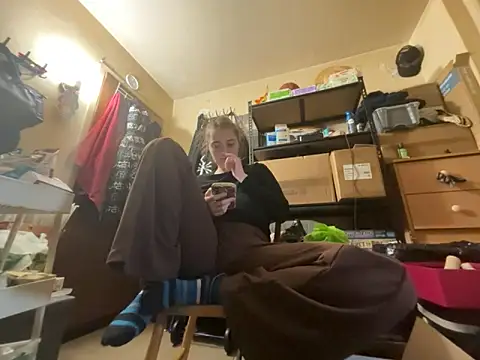 Snowbunnycake 131 online show from 05-26-26, 11:34