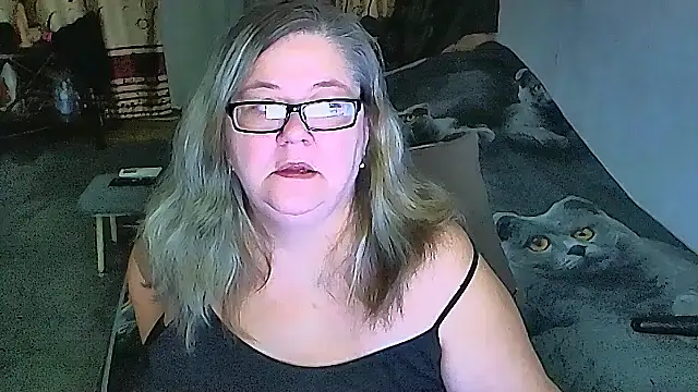 Snapshot of sex2 chatting on 02-11-26, 11:10 sex2 online show from 02-11-26, 11:10