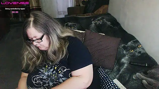 Snapshot of sex2 chatting on 05-28-26, 12:46 sex2 online show from 05-28-26, 12:46