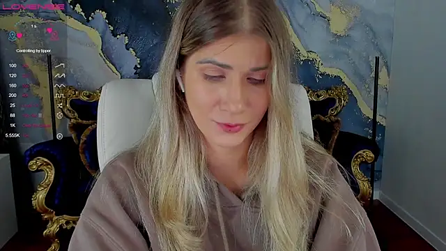 Snapshot of CassandraGood chatting on 12-09-24, 11:56 CassandraGood online show from 12-09-24, 11:56