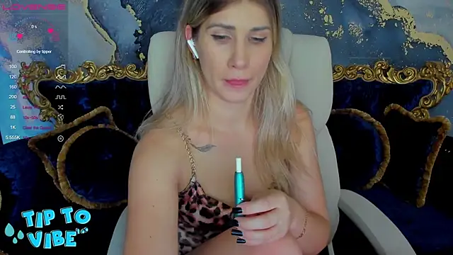 Snapshot of CassandraGood chatting on 12-14-24, 02:34 CassandraGood online show from 12-14-24, 02:34