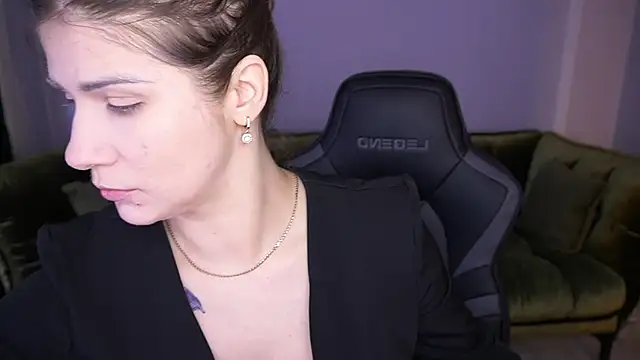 Snapshot of CassandraGood chatting on 11-26-25, 07:31 CassandraGood online show from 11-26-25, 07:31