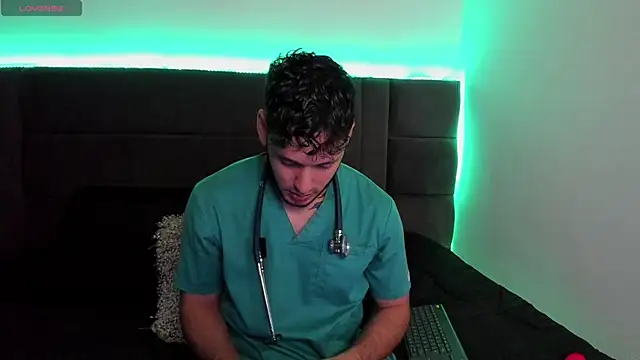 alejandro  2 online show from 10-17-25, 04:09