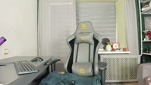 Snapshot of -Aariella- chatting on 02-14-26, 09:11 -Aariella- online show from 02-14-26, 09:11