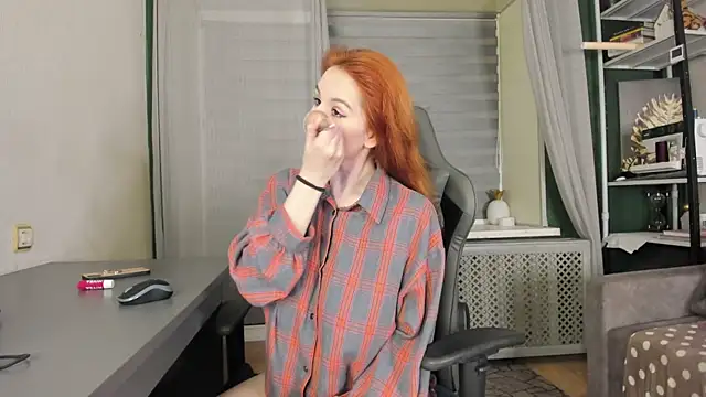 Snapshot of -Aariella- chatting on 06-07-26, 11:41 -Aariella- online show from 06-07-26, 11:41