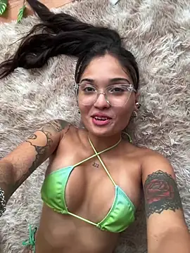 Snapshot of LunaXuan chatting on 01-25-25, 10:39 LunaXuan online show from 01-25-25, 10:39