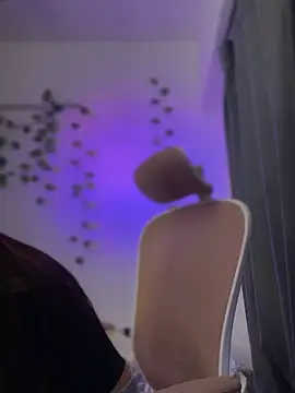 Snapshot of LunaXuan chatting on 09-11-25, 10:54 LunaXuan online show from 09-11-25, 10:54