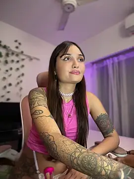 LunaXuan online show from 04-15-26, 02:40