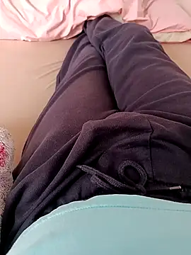 Snapshot of ScalicHat69 chatting on 10-18-25, 01:12 ScalicHat69 online show from 10-18-25, 01:12