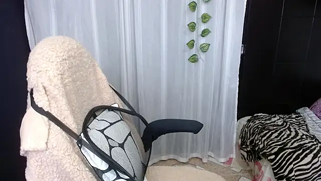 Snapshot of Sonialorens_ chatting on 01-16-25, 03:46 Sonialorens online show from 01-16-25, 03:46