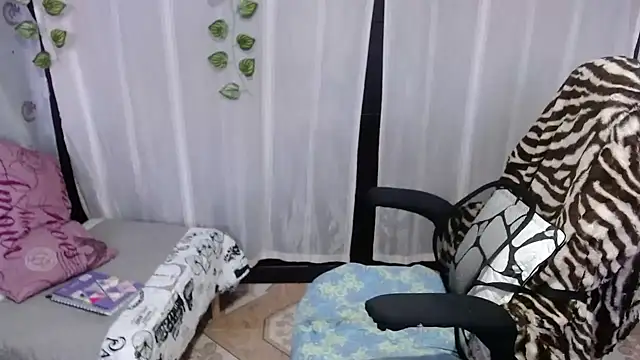 Snapshot of Sonialorens_ chatting on 02-01-25, 12:16 Sonialorens online show from 02-01-25, 12:16