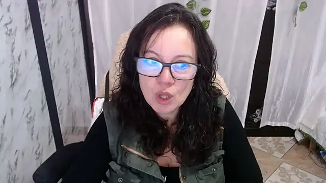 Snapshot of Sonialorens_ chatting on 03-05-25, 12:44 Sonialorens online show from 03-05-25, 12:44