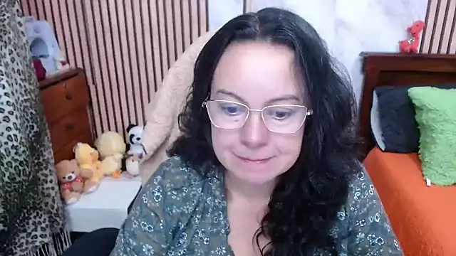 Snapshot of Sonialorens_ chatting on 10-09-25, 03:21 Sonialorens online show from 10-09-25, 03:21