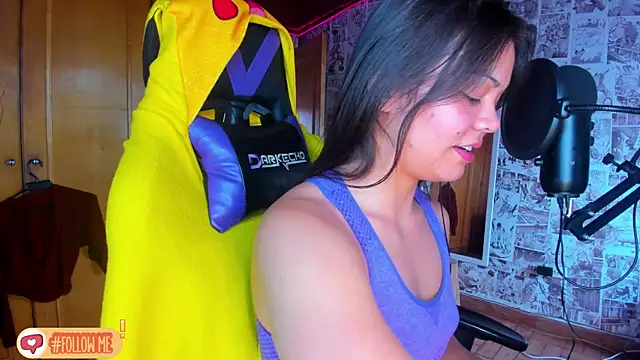 Snapshot of Meli_Pixel chatting on 02-26-25, 06:54 Meli Pixel online show from 02-26-25, 06:54