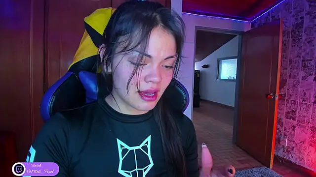 Snapshot of Meli_Pixel chatting on 03-10-25, 07:50 Meli Pixel online show from 03-10-25, 07:50