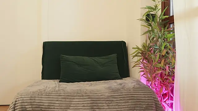 Snapshot of Luna_Riva chatting on 11-06-25, 10:16 Luna Riva online show from 11-06-25, 10:16