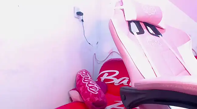 Snapshot of ashley_19xx chatting on 12-21-24, 03:03 ashley 19xx online show from 12-21-24, 03:03