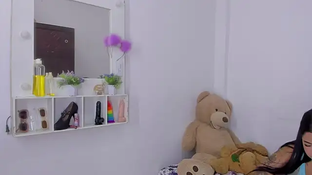 Emma lean online show from 10-17-25, 12:19