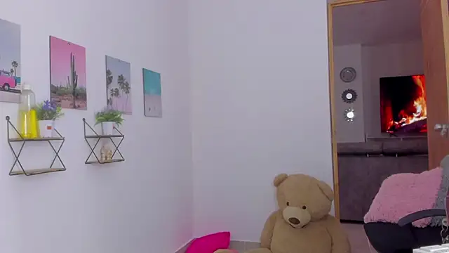 Emma lean online show from 11-25-25, 12:49