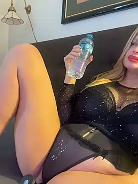 Lisavontease online show from 04-18-26, 02:32