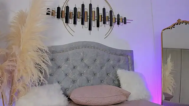 Snapshot of LaraBaker chatting on 02-08-25, 11:13 LaraBaker online show from 02-08-25, 11:13