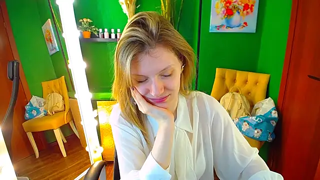 MaryHiggins online show from 03-07-25, 01:40