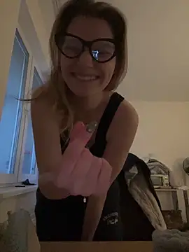 MaryHiggins online show from 09-19-25, 04:29