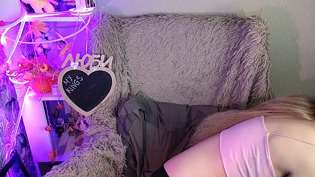 Snapshot of sarakaell chatting on 11-09-25, 01:26 sarakaell online show from 11-09-25, 01:26