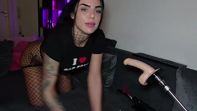 LexiCoco online show from 12-29-24, 05:54