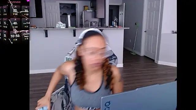 Snapshot of RylHoneyy chatting on 06-16-26, 08:00 RylHoneyy online show from 06-16-26, 08:00