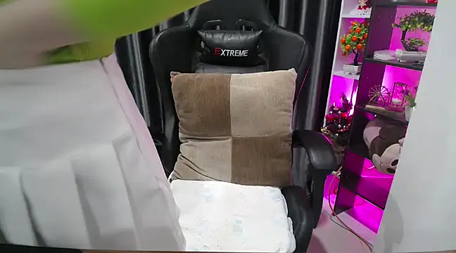 Yuki-yio online show from 02-22-25, 01:22