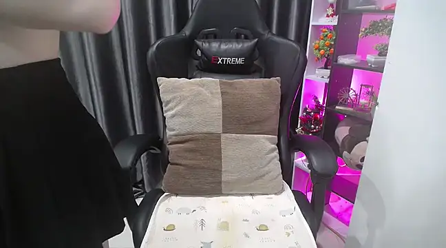 Yuki-yio online show from 03-04-25, 01:23