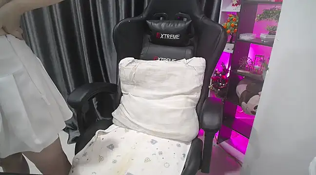 Yuki-yio online show from 03-05-25, 01:21