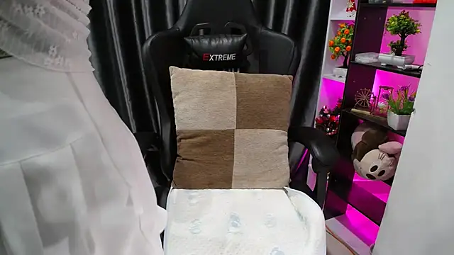 Yuki-yio online show from 03-14-25, 07:37