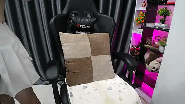 Yuki-yio online show from 03-20-25, 01:24