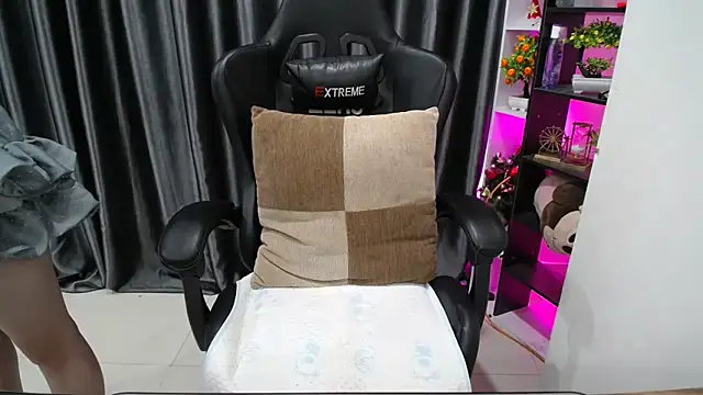 Yuki-yio online show from 09-14-25, 12:32