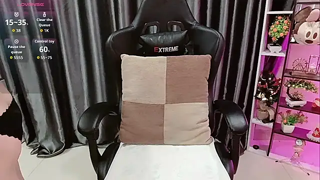 Yuki-yio online show from 11-04-25, 01:05