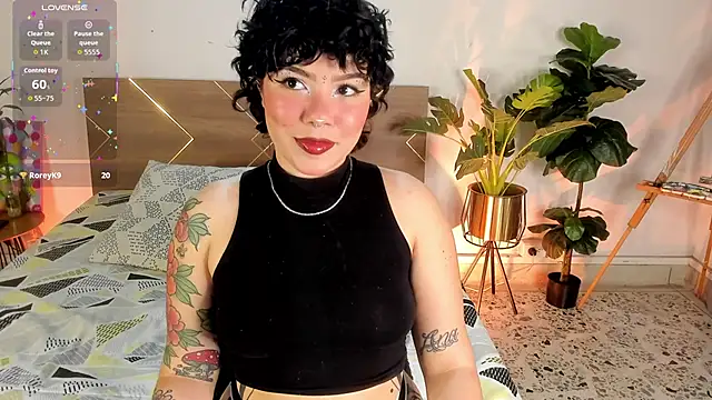 Snapshot of Amy_art chatting on 06-22-26, 11:46 Amy art online show from 06-22-26, 11:46