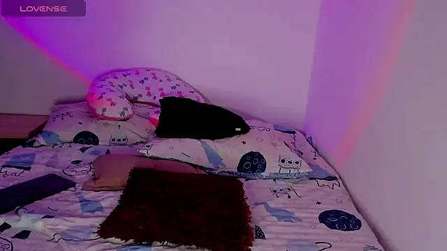 Snapshot of Abby_Saenz01 chatting on 12-20-24, 02:41 Abby Saenz01 online show from 12-20-24, 02:41