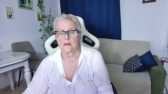 Selenna57 online show from 04-09-26, 05:29