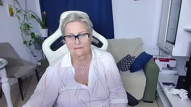 Selenna57 online show from 04-15-26, 07:58