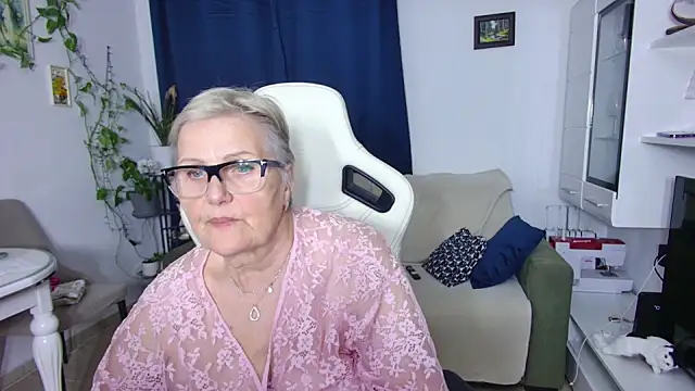 Selenna57 online show from 04-16-26, 05:03