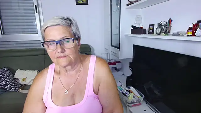 Snapshot of Selenna57 chatting on 06-10-26, 04:50 Selenna57 online show from 06-10-26, 04:50
