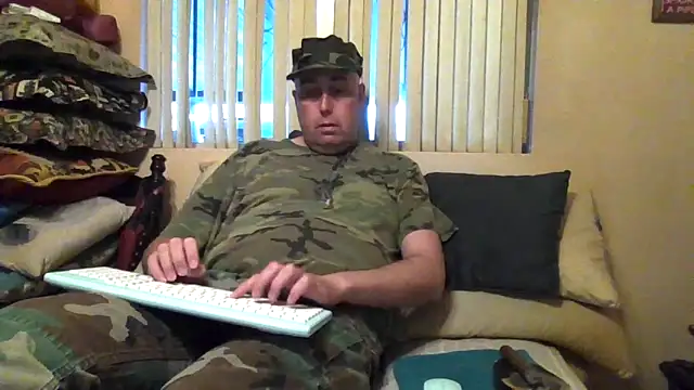 ThriilSergeant15 online show from 04-10-26, 01:22