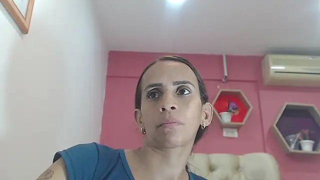 Snapshot of Amber_Moore chatting on 09-23-25, 10:02 Amber Moore online show from 09-23-25, 10:02