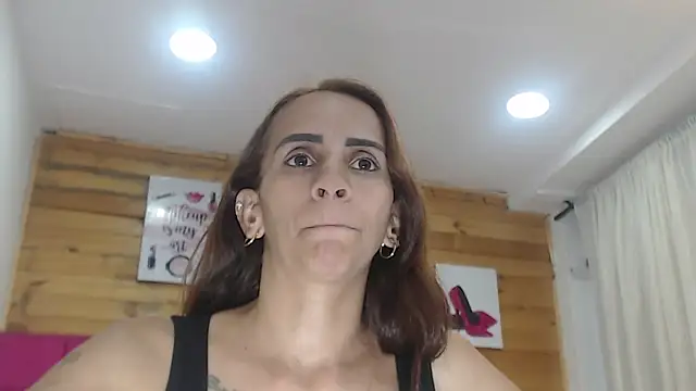 Snapshot of Amber_Moore chatting on 10-16-25, 11:50 Amber Moore online show from 10-16-25, 11:50