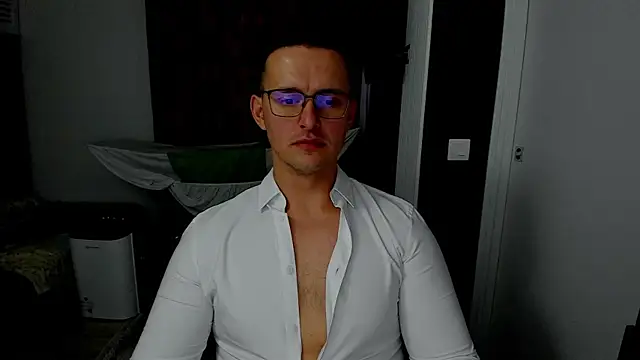 Snapshot of sexxymuscles4u chatting on 11-05-25, 12:38 sexxymuscles4u online show from 11-05-25, 12:38